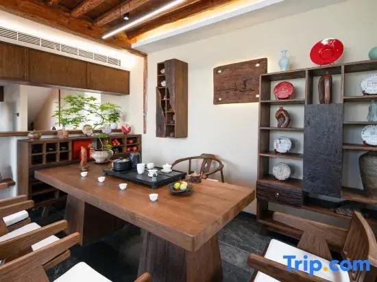 Qingwafang National Style Courtyard-Style Hotel (Erhai Lake Longkan Wharf)