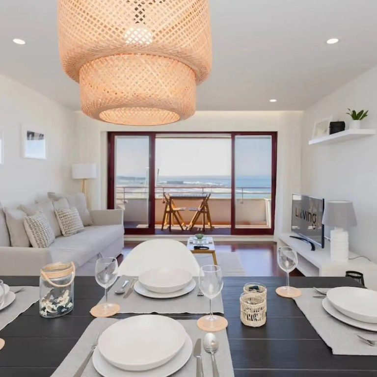 Liiiving in Matosinhos - Seaside Balcony Apartment