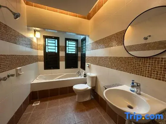 JB Cozy corner big garden home Austin Terbau 14pax
