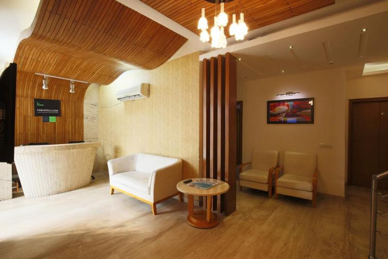 FabHotel Altus