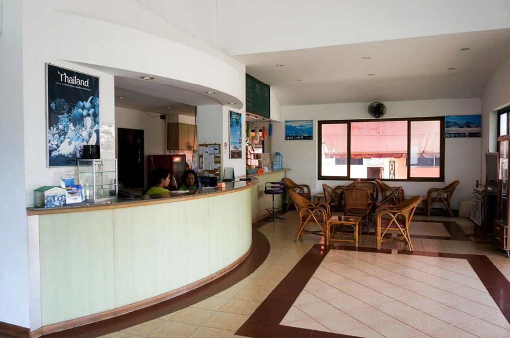 Plernpetch Hotel