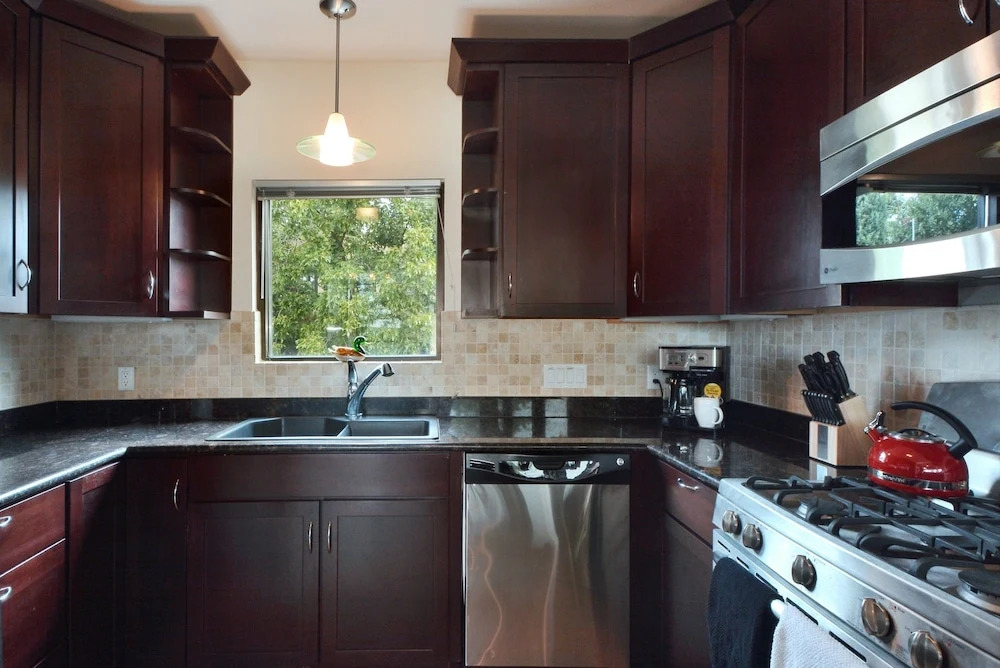 W 6th St Penthouse with City Views by RedAwning