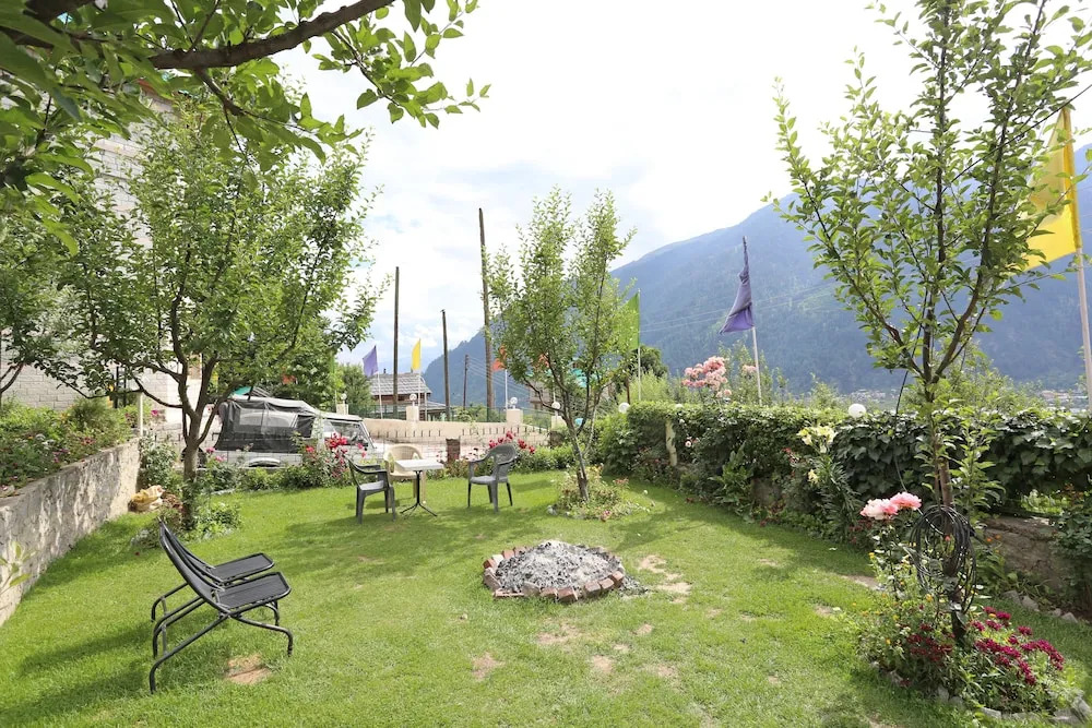 OYO 7008 Astha Cottage