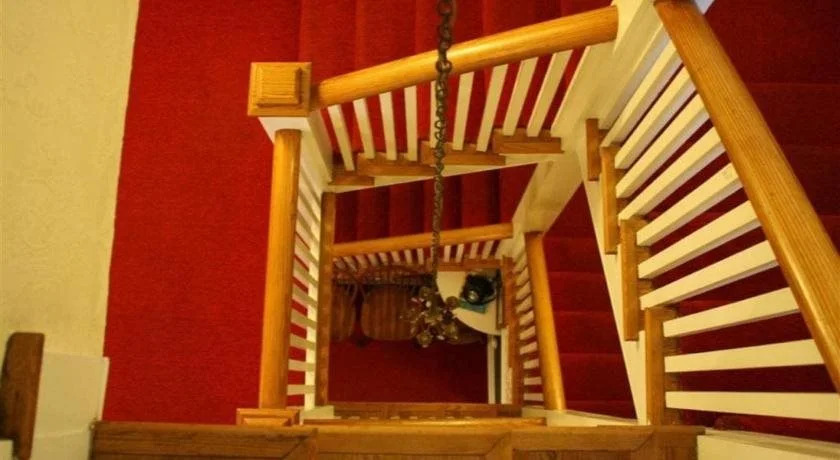 Red Rocker Inn