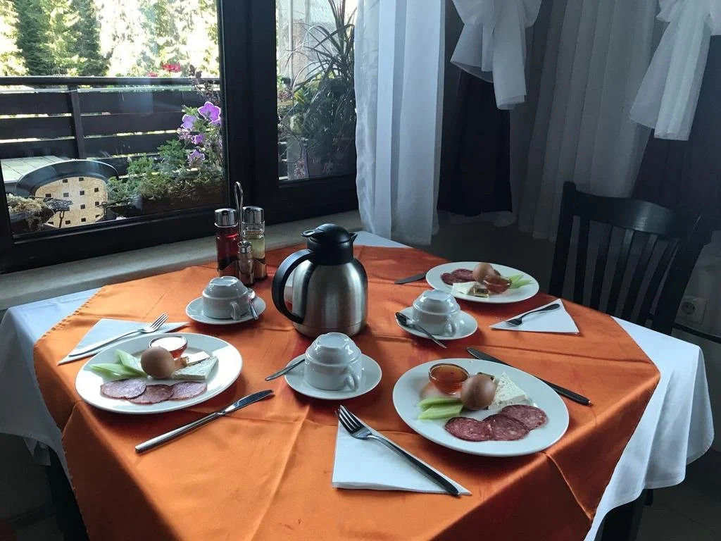 Hotel Ela - UTB P. Hilendarski