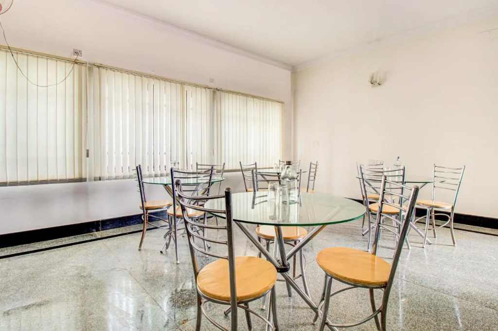 Fabhotel Emara Grand