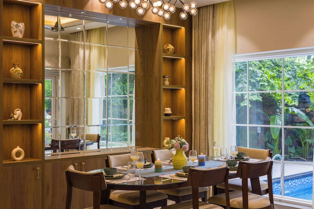 ELIVAAS Varsha Greens 4 BHK with Pool