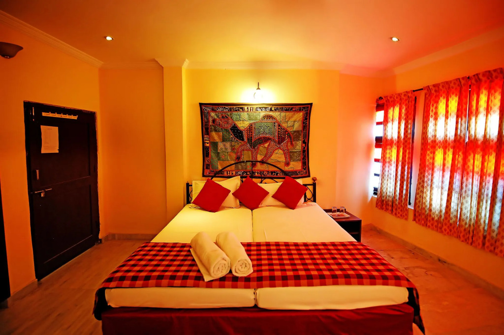 The Lake View Hotel- On Lake Pichola