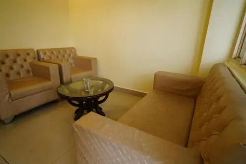 OYO 44364 Hotel Gaurab