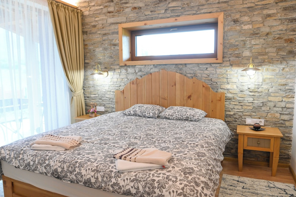 Villa Letizia & Raphael w Jacuzzi near Pirin Golf Resort