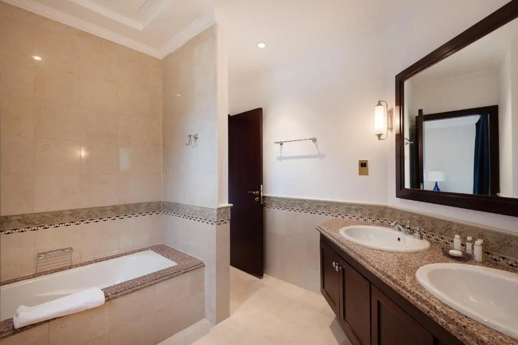 Maison Privee - Palm Jumeirah Beach Front XL Villa w/Prvt Pool
