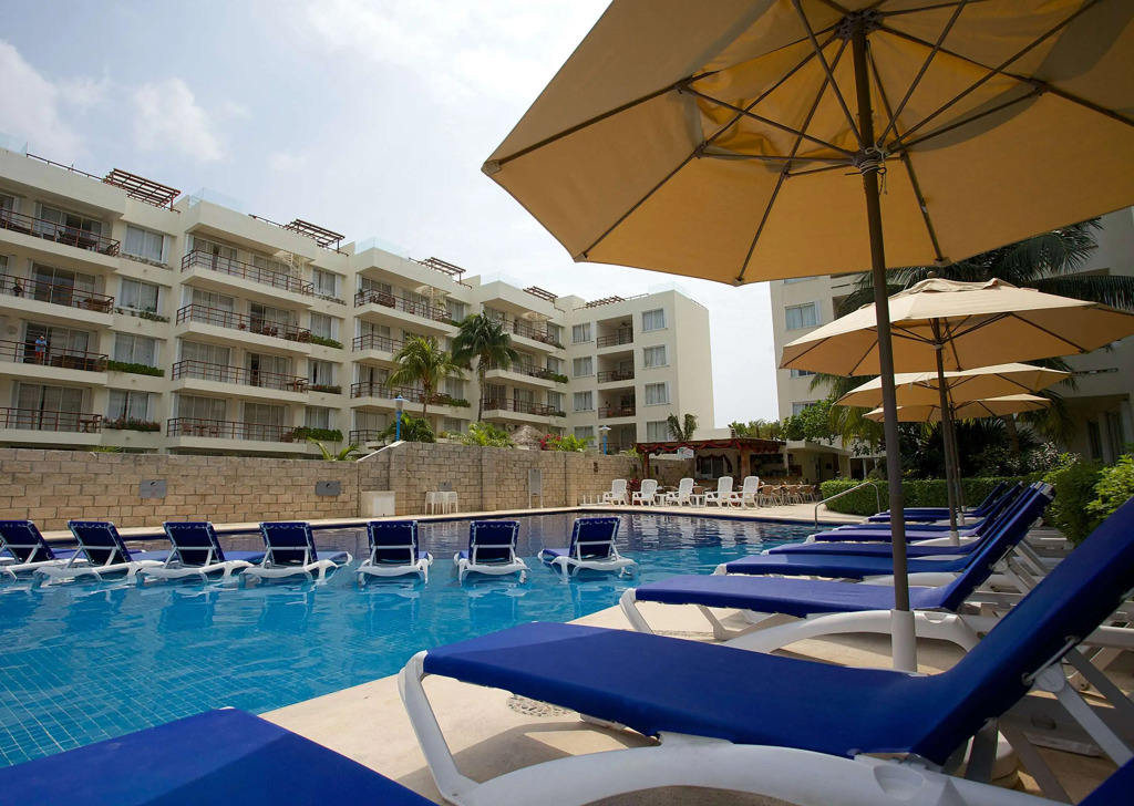 Ixchel Beach Hotel