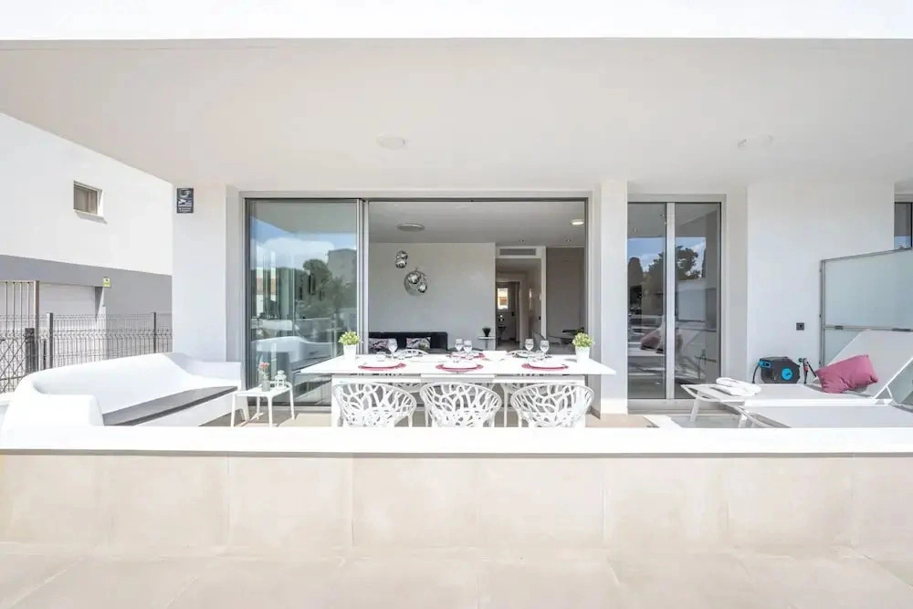 Apartment in Roses Near the Beach & Pool