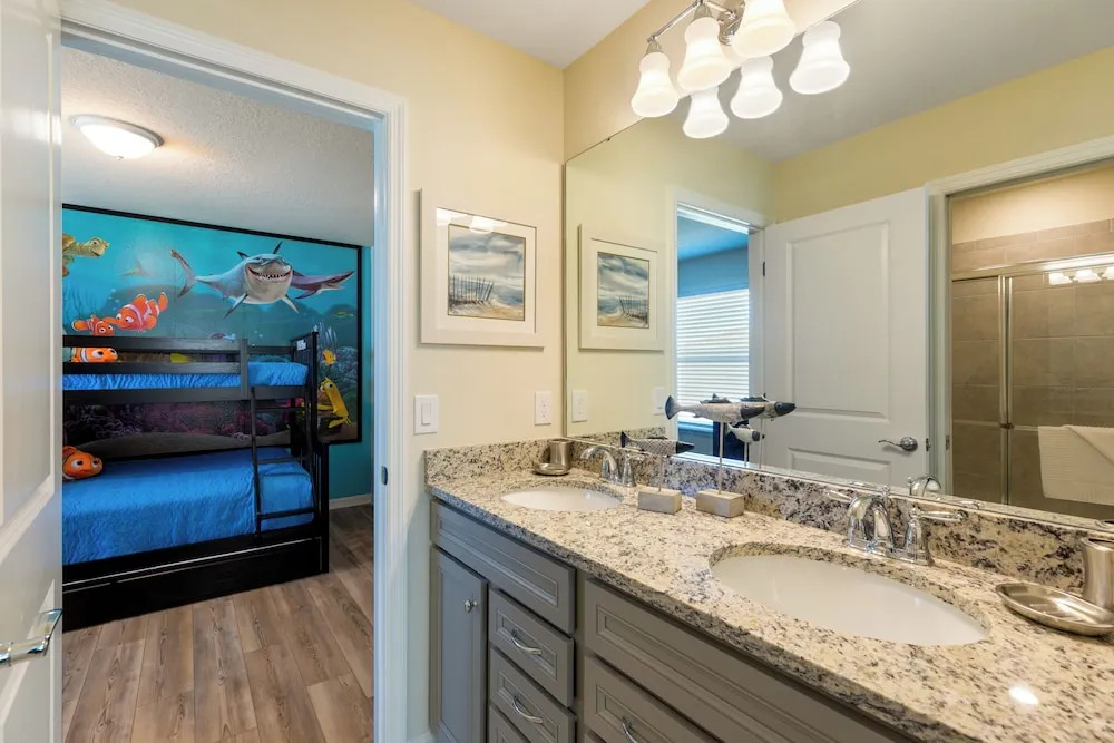Mahalo Magical Mansion at Windsor Island with Private Pool