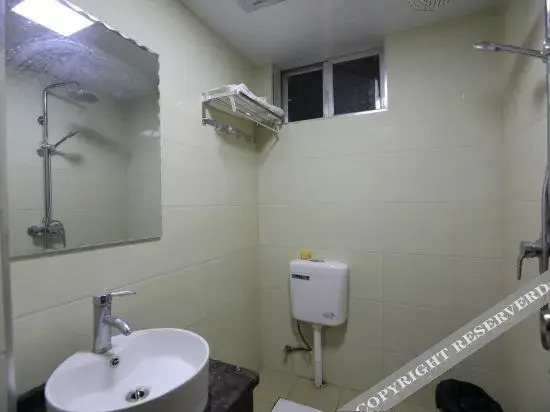Changjiang Holiday Hotel