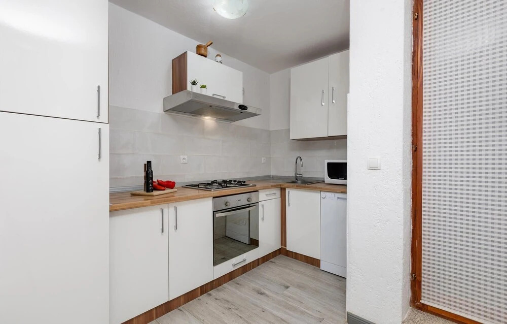 Nice Home in Pinezici With Wifi and 4 Bedrooms