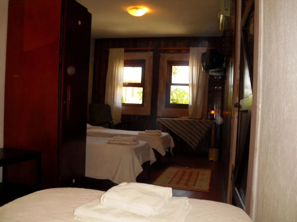 Akropolis Hotel