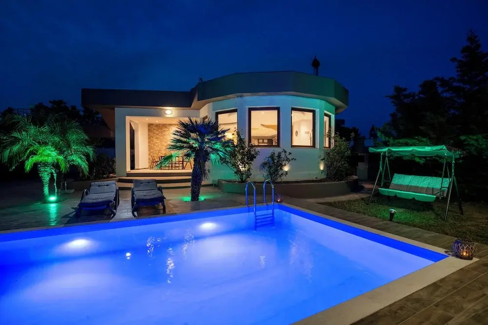 Maia Luxury Pool Villa
