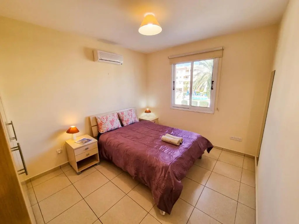 Yaar Apartment with pool and tennis court