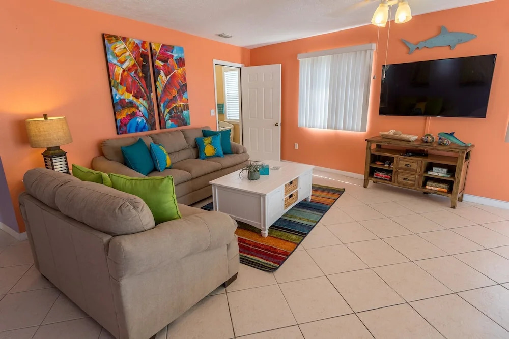 Beach Side Vista Apartment 6