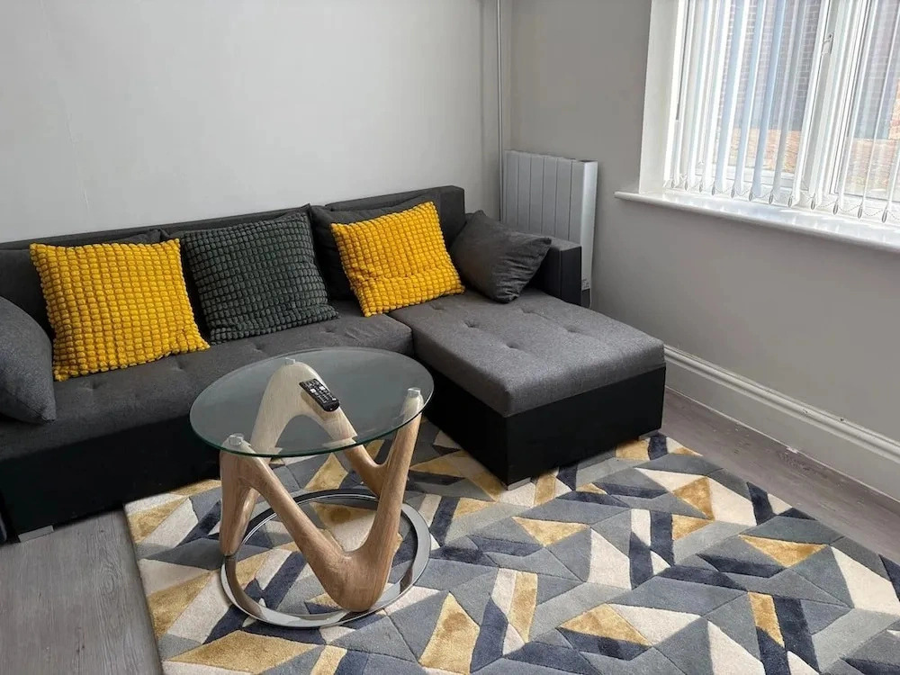 Near Etihad/coop Live - Parking - Wifi - Sleeps 4
