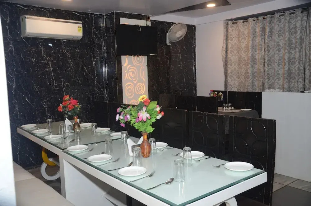 Hotel Raj Palace