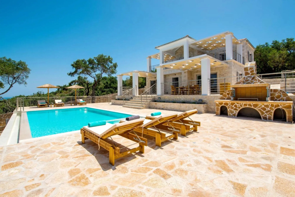 Tania Villa - Elegant 4 BR Villa With Private Pool