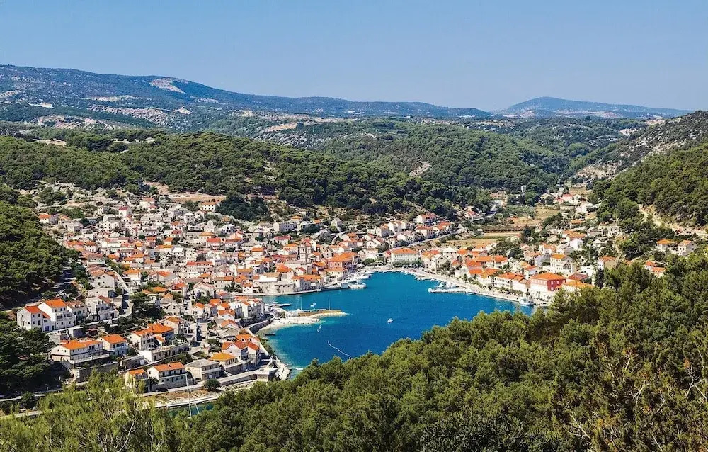 Stunning Home in Pucisca With 1 Bedrooms, Wifi and Outdoor Swimming Pool