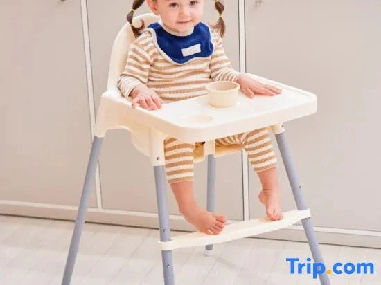 Free airport pickup for stays of 5 nights or more, breakfast included, near the station