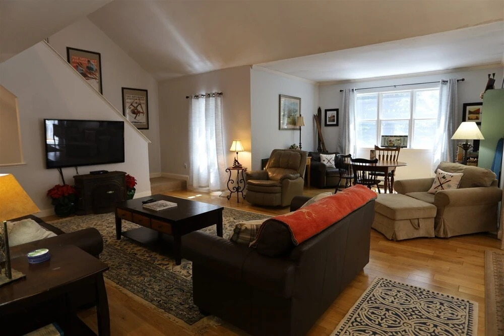 Pet Friendly Private Home, Located in Forest Ridge, Lincoln, NH - Fr8cl