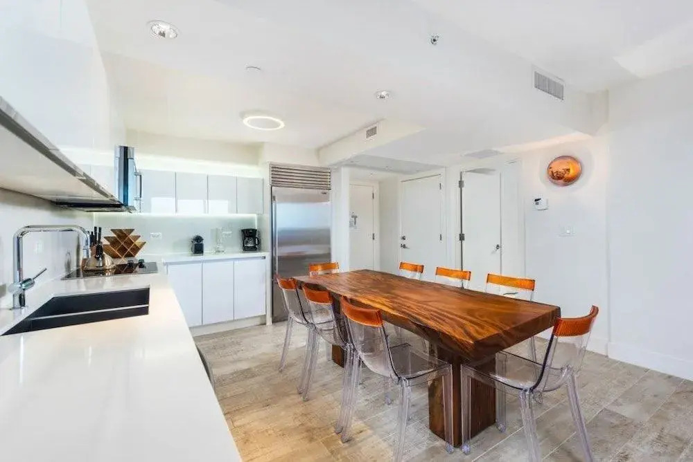 Eco-hotel Condo #239377 2 Bedrooms 2.5 Bathrooms Hotel Room