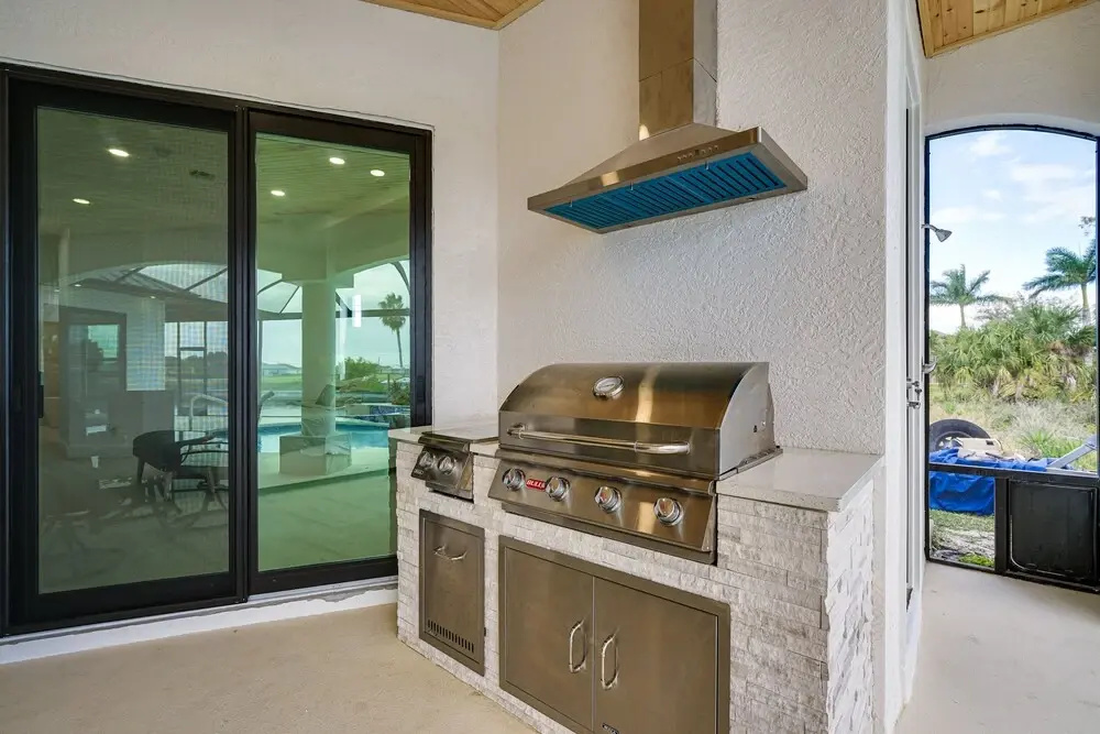 Dock + Lanai: Waterfront Escape in Cape Coral!