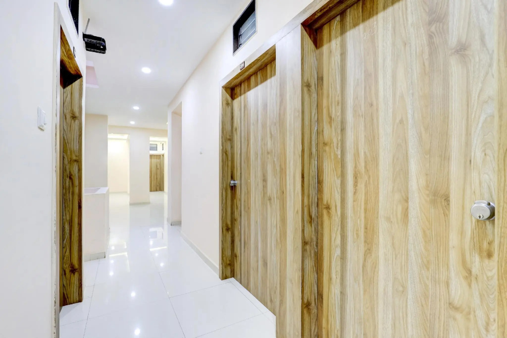 OYO RJT103 Hotel Blue Leaf