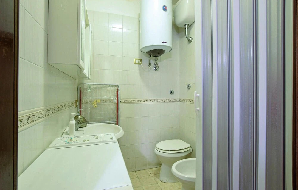 Stunning Apartment in Napoli With Wifi and 2 Bedrooms