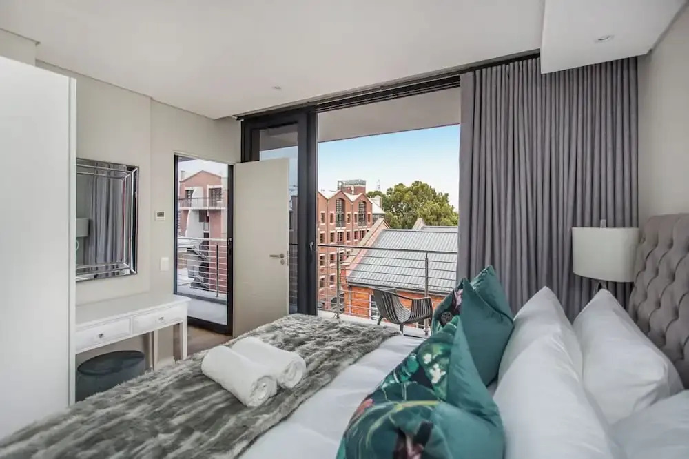 The Docklands 2 Bed Executive Apartment