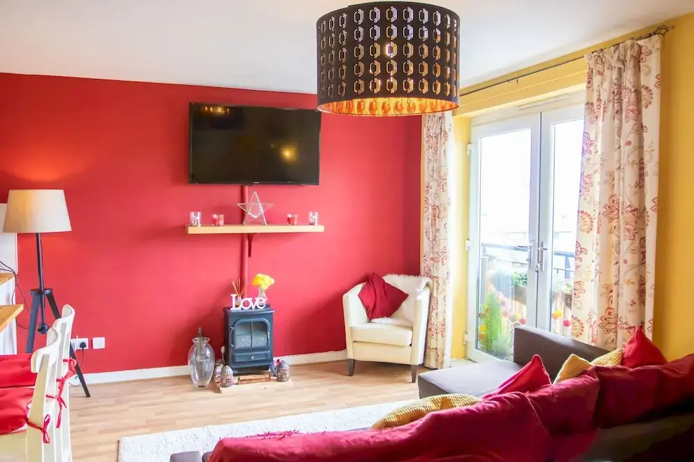 2 Bedroom Flat With Views of Castle