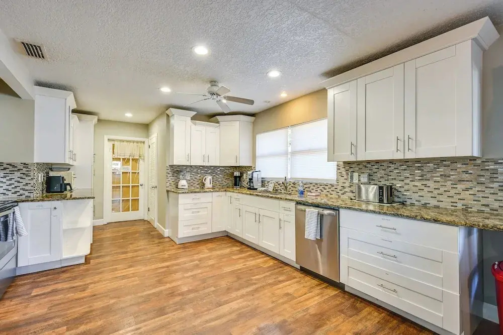 Dock & Beautiful Views! Spacious Bellows Lake Gem