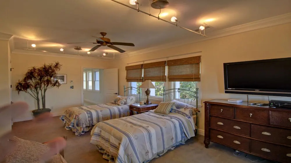 Manu Kai - Beachfront House With Private Pool And Hot Tub 6 Bedroom Home by RedAwning