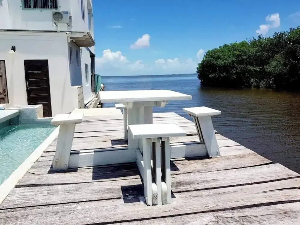 Sea Belize Relaxing Studio w Sea View Pool & Overwater Deck Near Airport, 1st FL