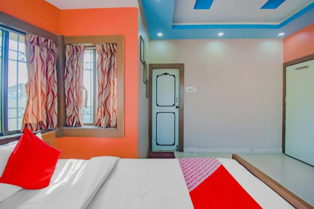 OYO Flagship 77620 Binayak Banquet & Ac Guest House