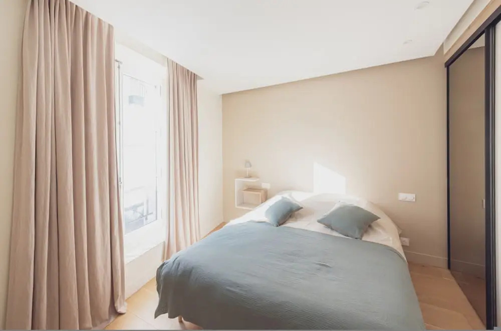 By Saint-sulpice Newly Refurbished 4 BR Apartment
