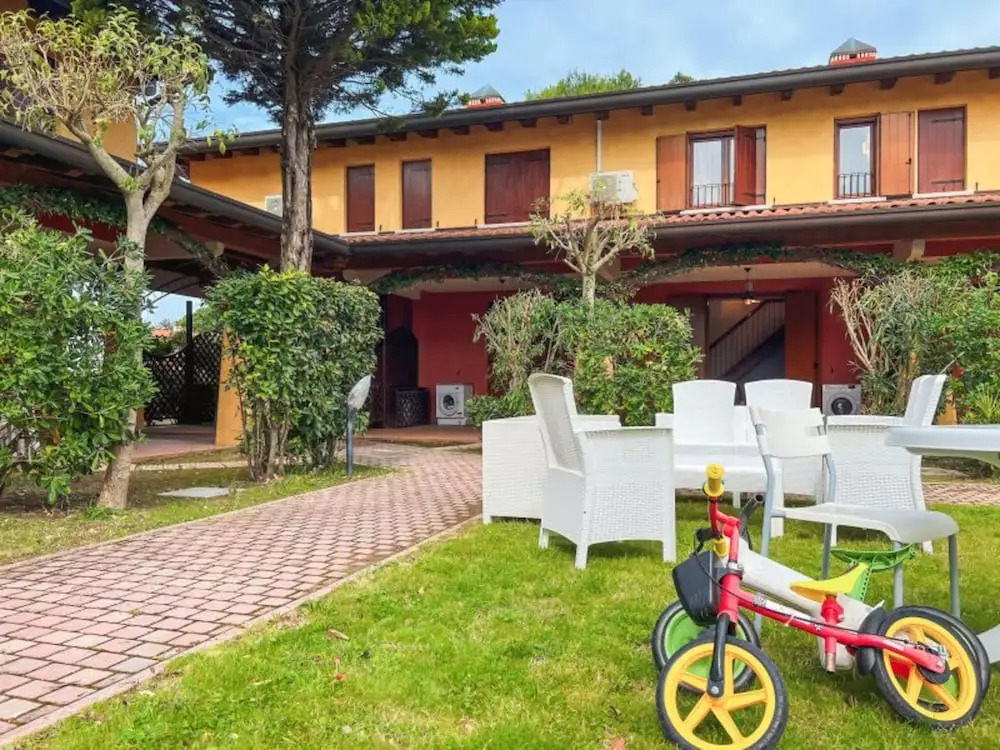 Terraced Home With Kids Playground