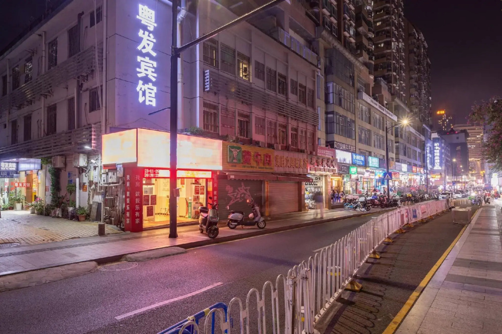 Yuefa Hotel (Shenzhen Dongmen Old Street Shaibu Subway Station)