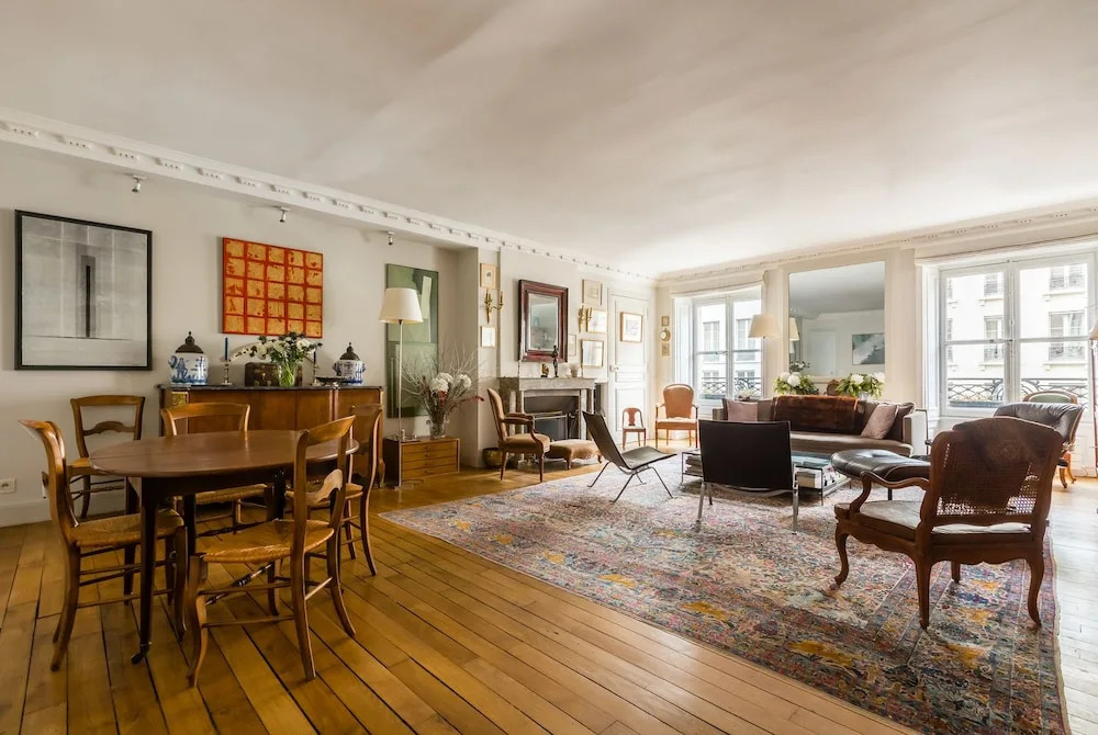 Latin quarter Retreat