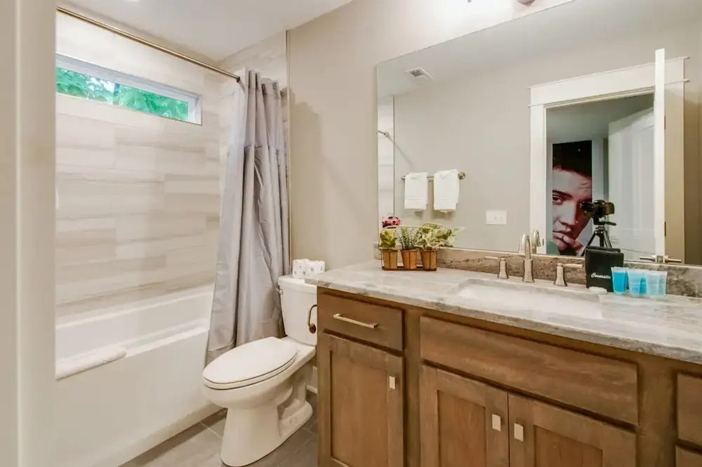 Booking Fast 12 Beds-large Yard