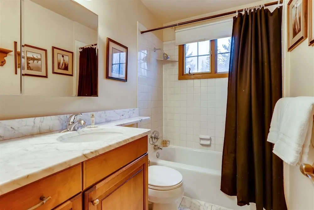 2-385 Gore Creek dr Vorlaufer 201