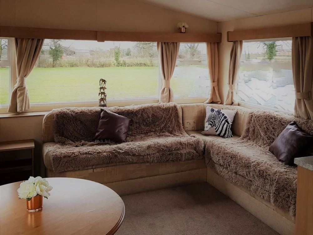 Pitch & Canvas - Self Catering at Broad Oak Farm