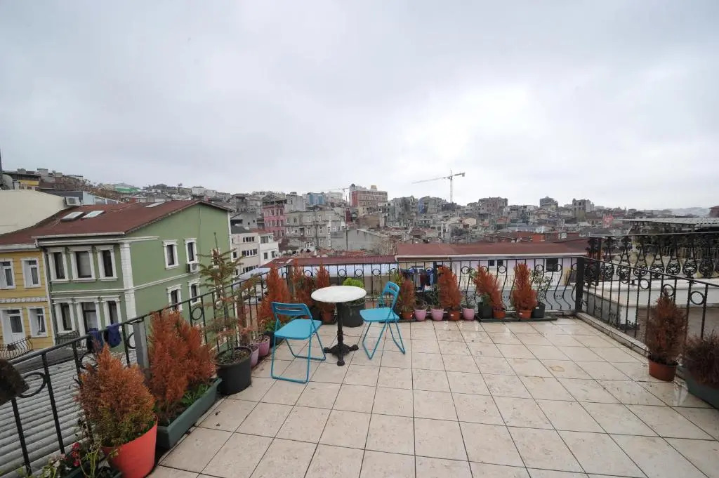 GRAND BELLA VİSTA Hostel
