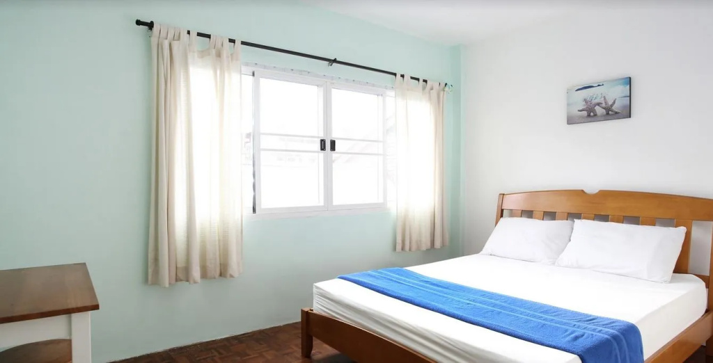 The I Talay Room & Souvenir Guesthouse