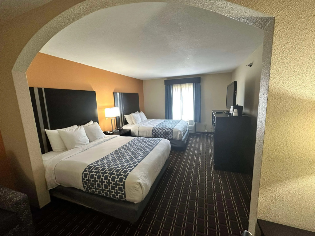 Best Western Plus Bass Hotel & Suites